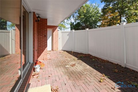 Tiny photo for 1902 Queenswood Drive #U7, Findlay, OH 45840 (MLS # 6136031)