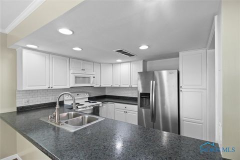 Tiny photo for 1902 Queenswood Drive #U7, Findlay, OH 45840 (MLS # 6136031)