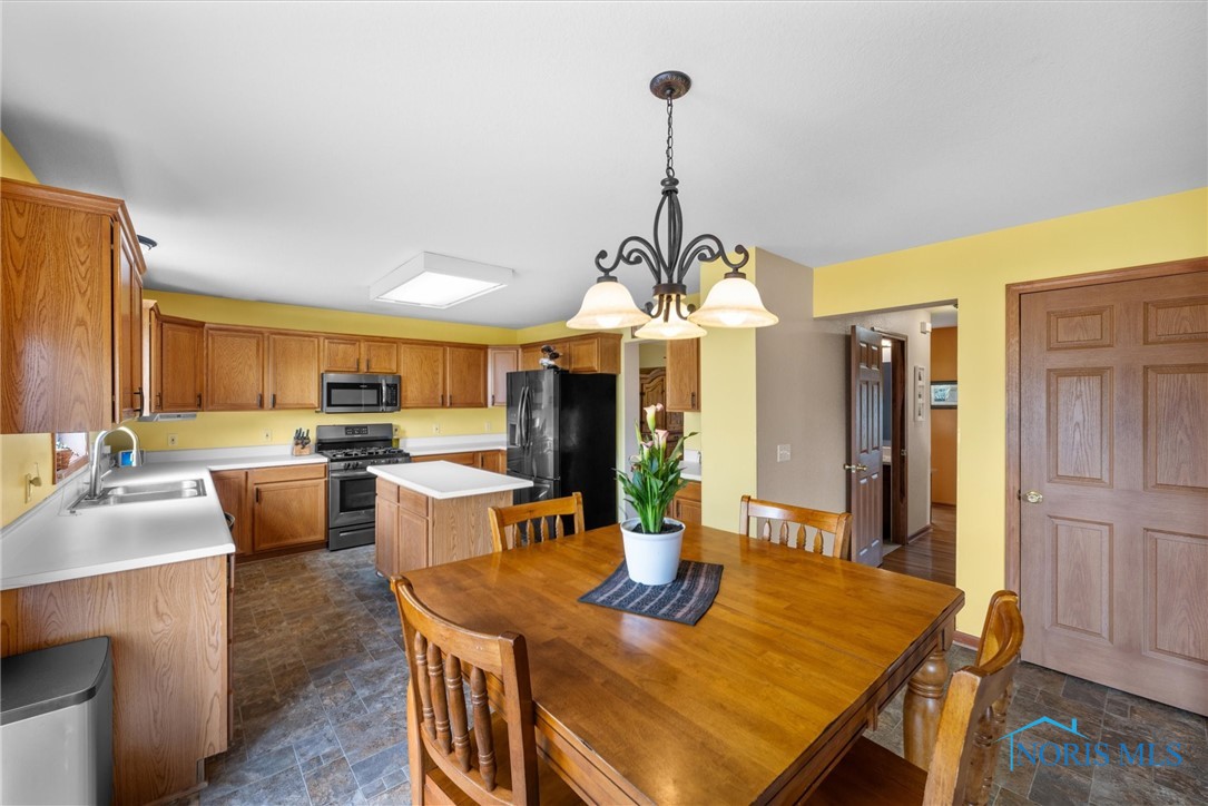 2359 Mckinley Drive, Perrysburg, Ohio image 20