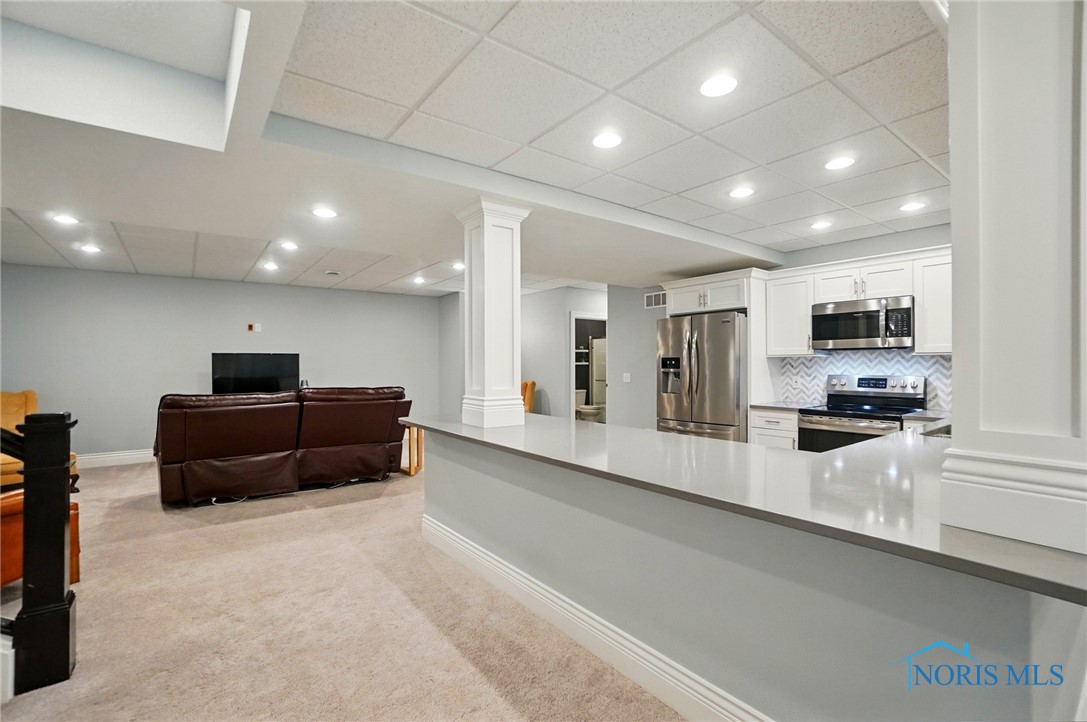 6017 Lilac Way, Monclova, Ohio image 38