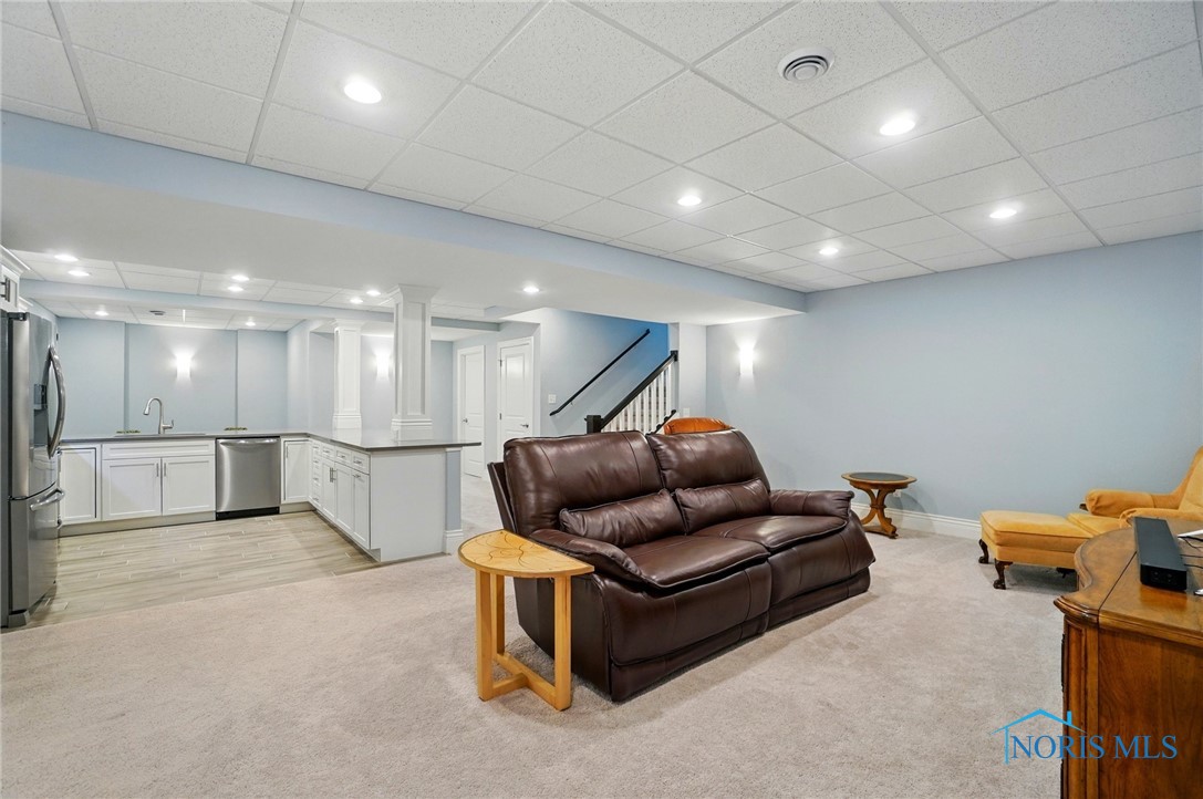6017 Lilac Way, Monclova, Ohio image 39