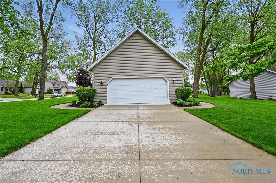 805 N Hill Trail, Findlay, Ohio image 31