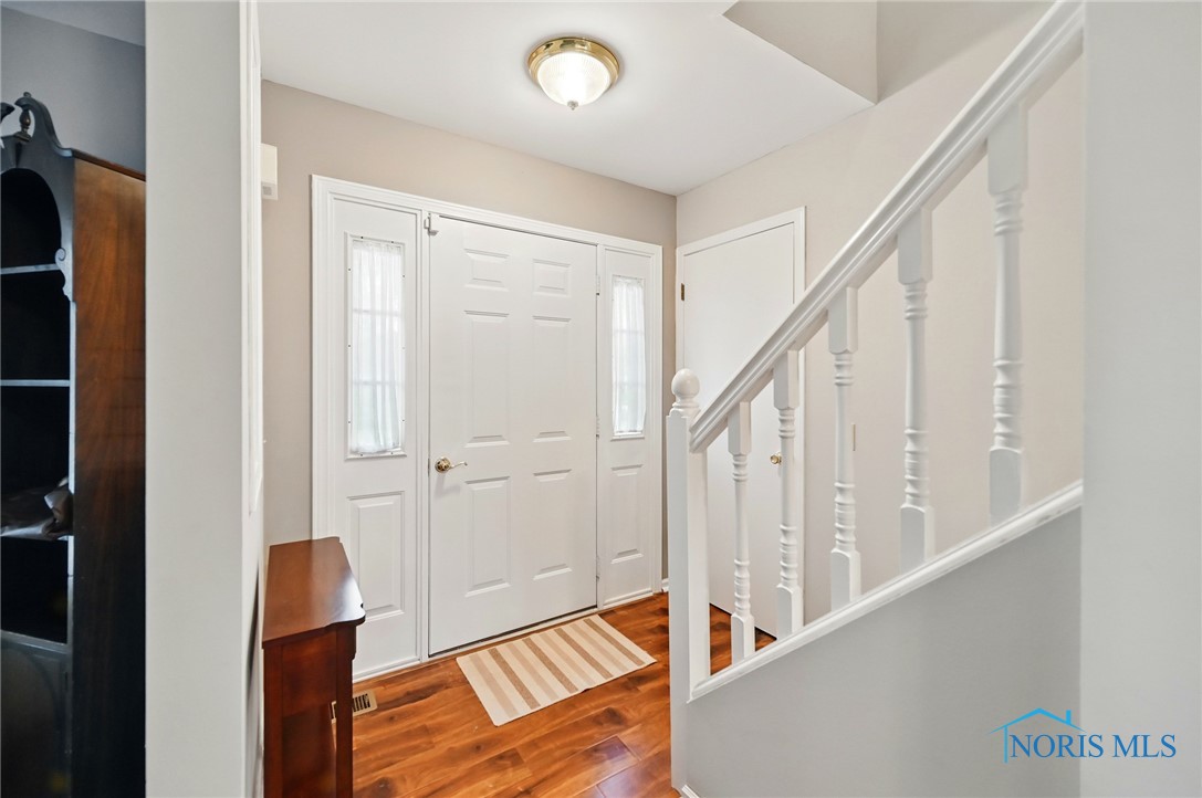 805 N Hill Trail, Findlay, Ohio image 4
