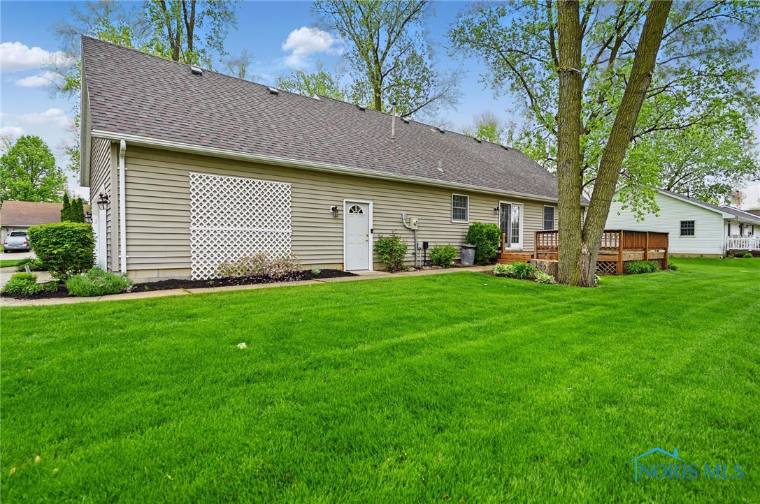 805 N Hill Trail, Findlay, Ohio image 27