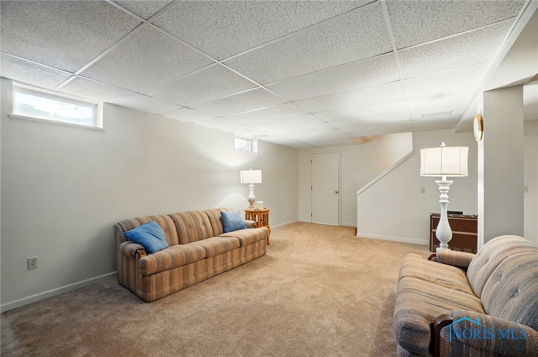 15211 Potter Road, Weston, Ohio image 37