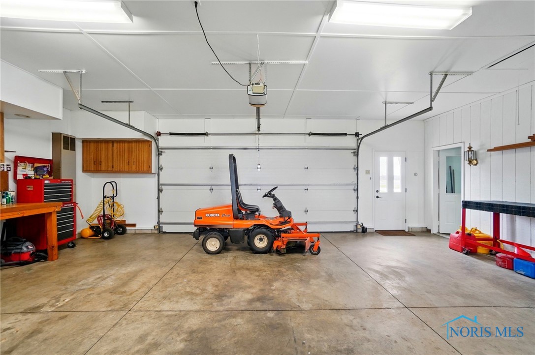 15211 Potter Road, Weston, Ohio image 40