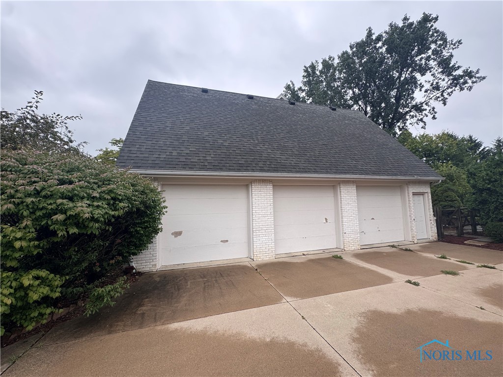 7428 Kings Walk Lane