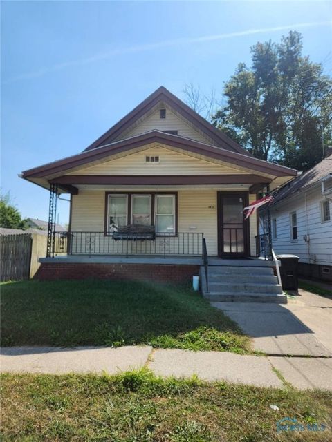 Photo of 1921 Brussels Street, Toledo, OH 43613 (MLS # 6136193)