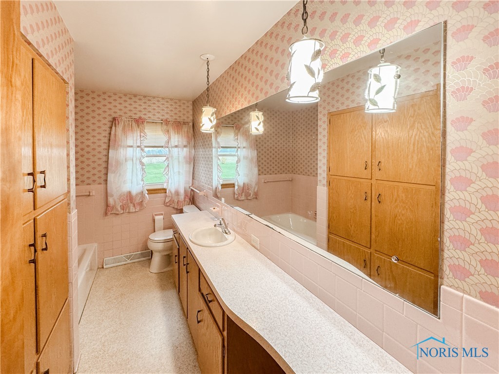 1605 Fangboner Road, Fremont, Ohio image 17
