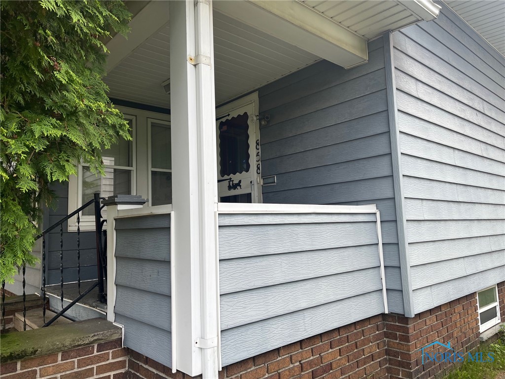 858 Ogden Avenue, Toledo, Ohio image 2