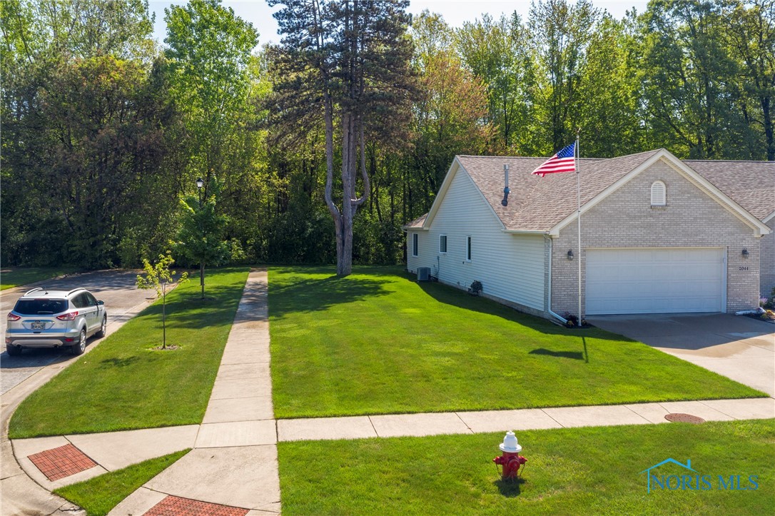2044 Silverpine Court, Toledo, Ohio image 2