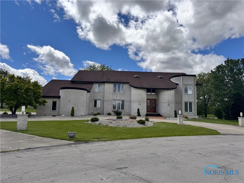 322 Dublin Lane, Bryan, Ohio image 1