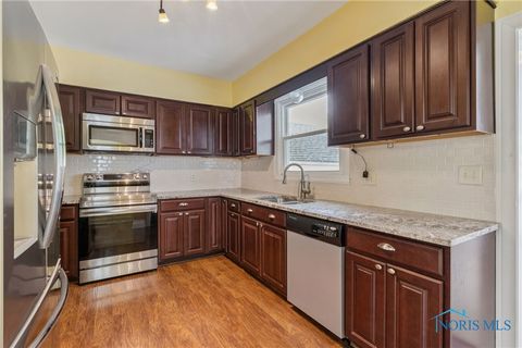 Tiny photo for 420 1st Street, Findlay, OH 45840 (MLS # 6136305)