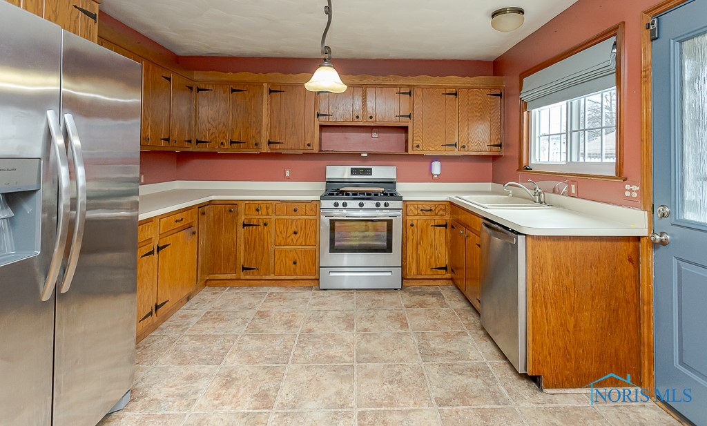 3808 Donegal Drive, Toledo, Ohio image 18