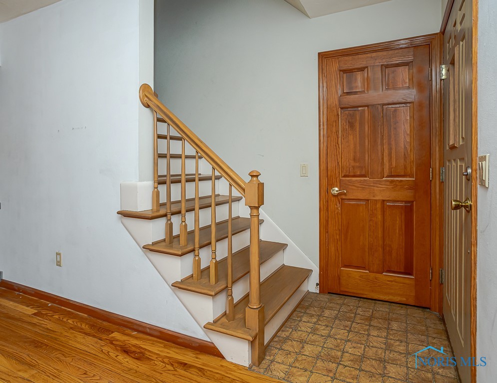 3808 Donegal Drive, Toledo, Ohio image 8
