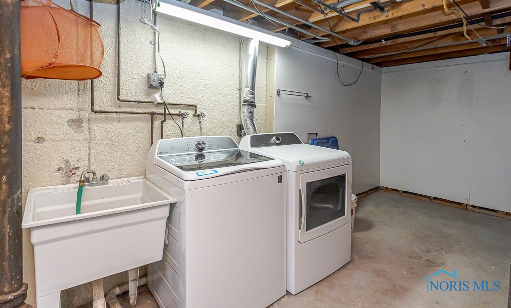 3808 Donegal Drive, Toledo, Ohio image 34