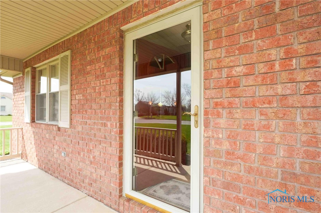 2028 Lakeland Drive, Findlay, Ohio image 3
