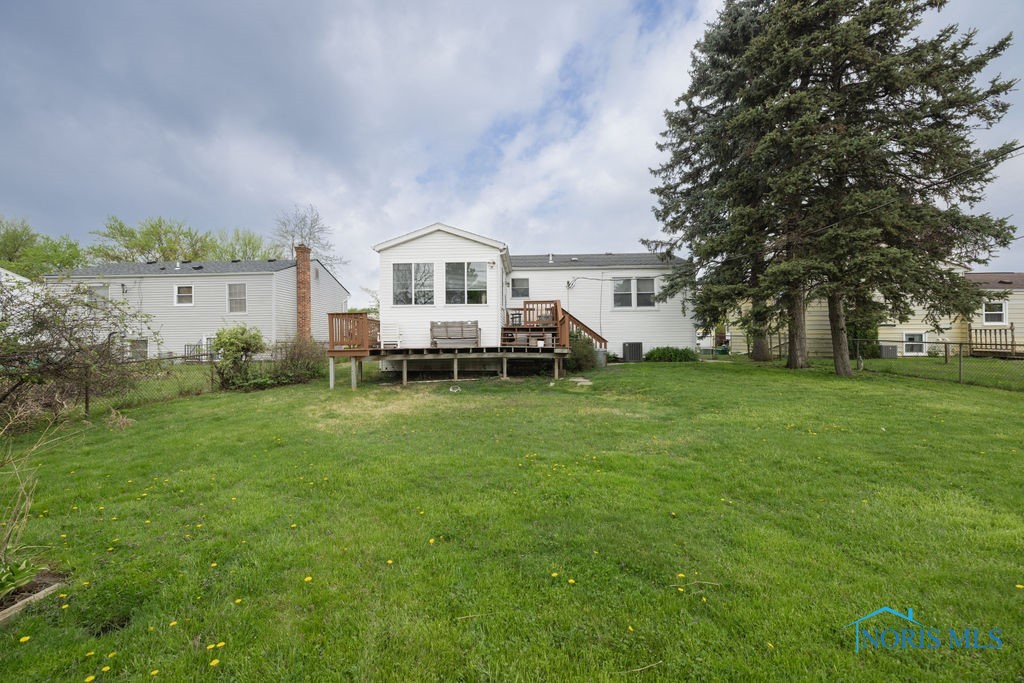 2443 Bedford Lane, Northwood, Ohio image 9
