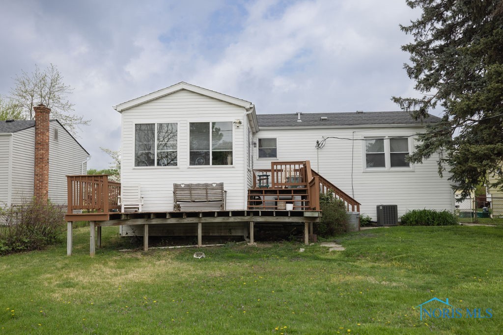 2443 Bedford Lane, Northwood, Ohio image 6