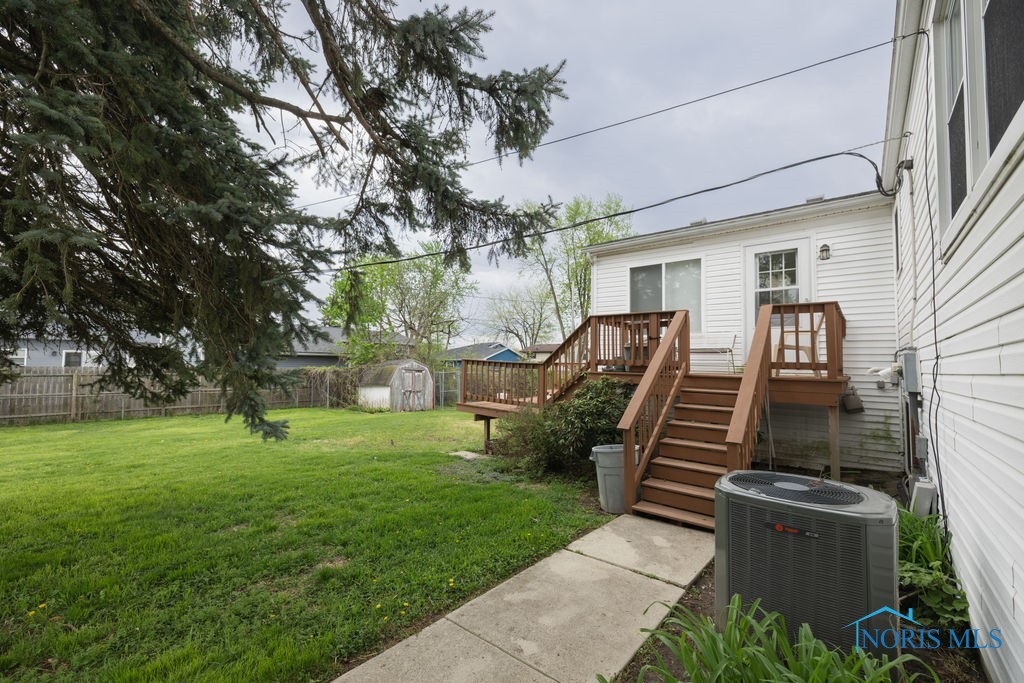 2443 Bedford Lane, Northwood, Ohio image 15