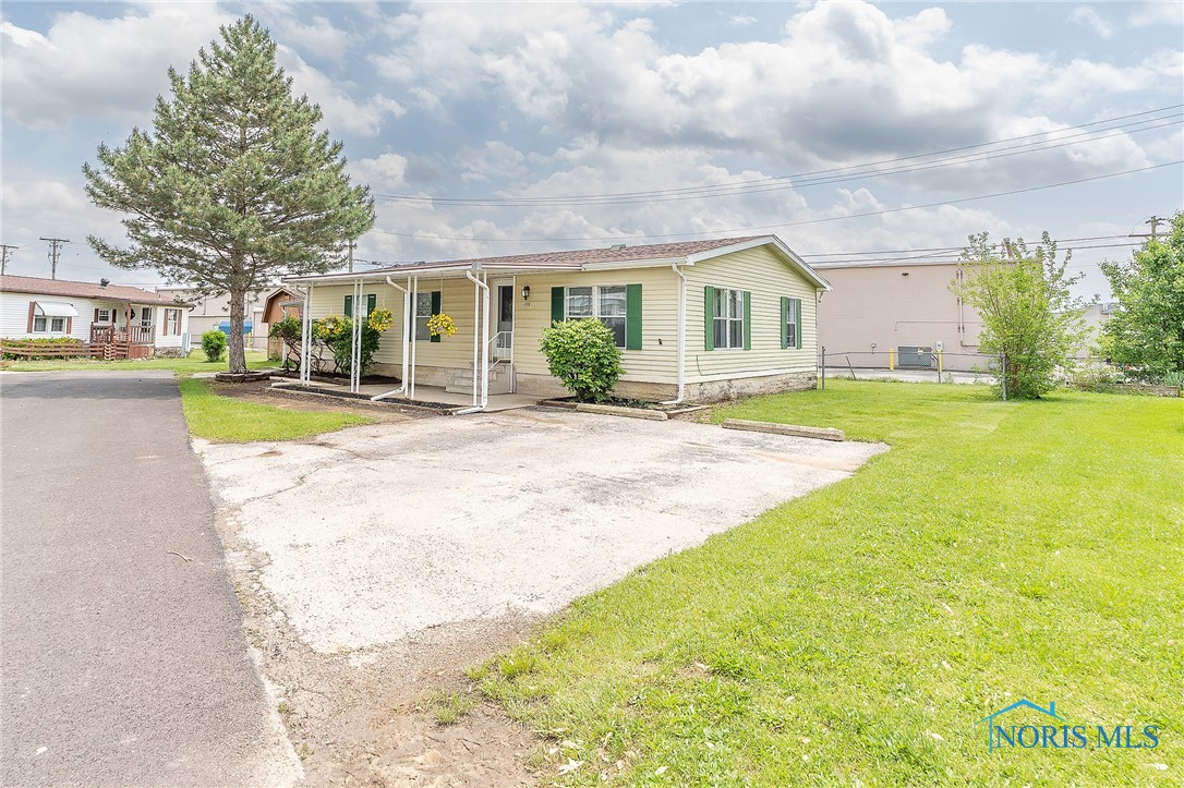1203 Chateau Court, Findlay, Ohio image 3