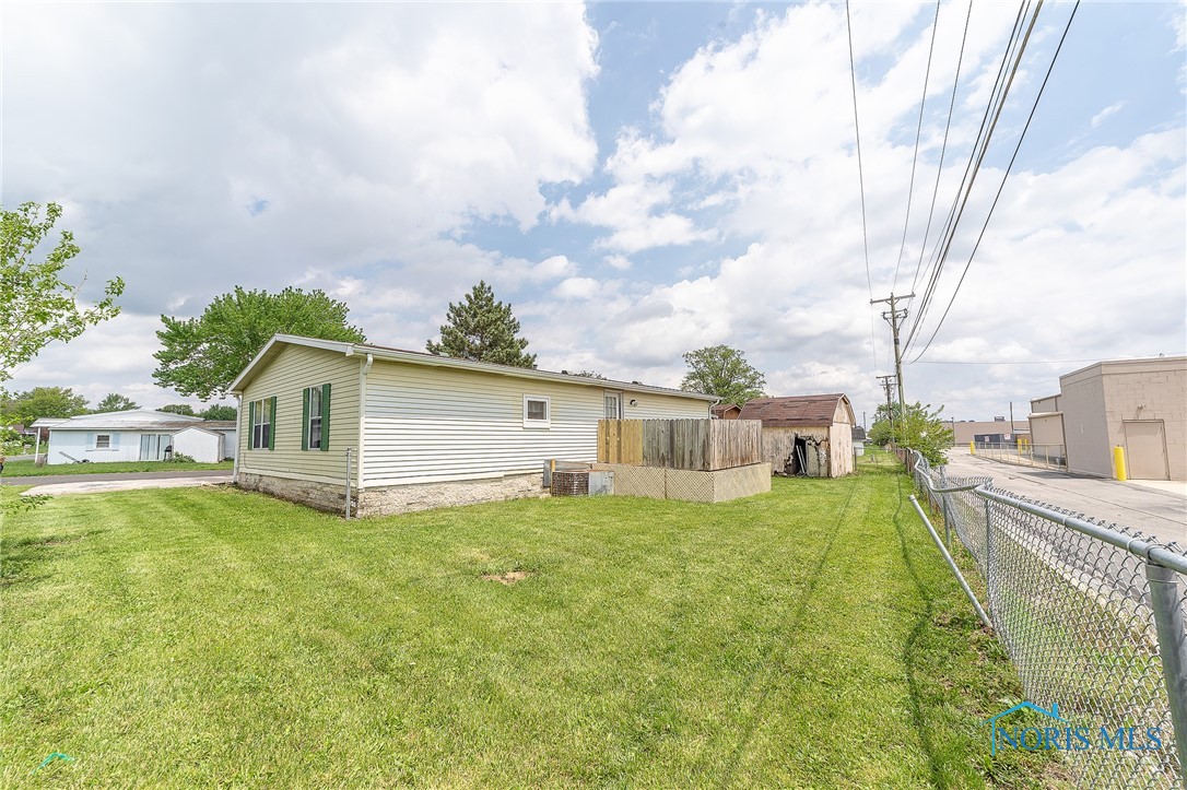 1203 Chateau Court, Findlay, Ohio image 4