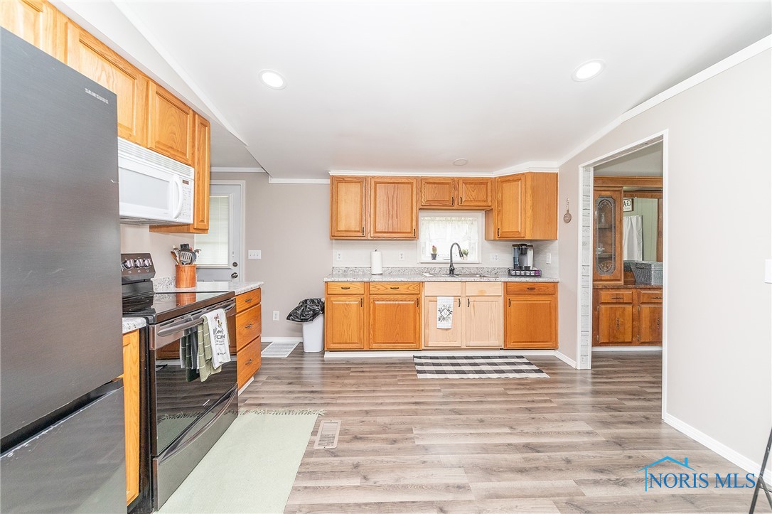 1203 Chateau Court, Findlay, Ohio image 12