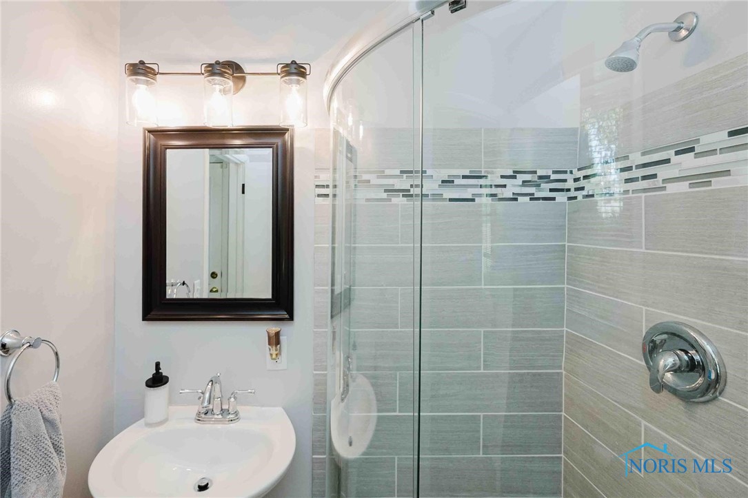 Findlay, Ohio 45840, United States, 3 Bedrooms Bedrooms, ,2 BathroomsBathrooms,Residential,Active,220018