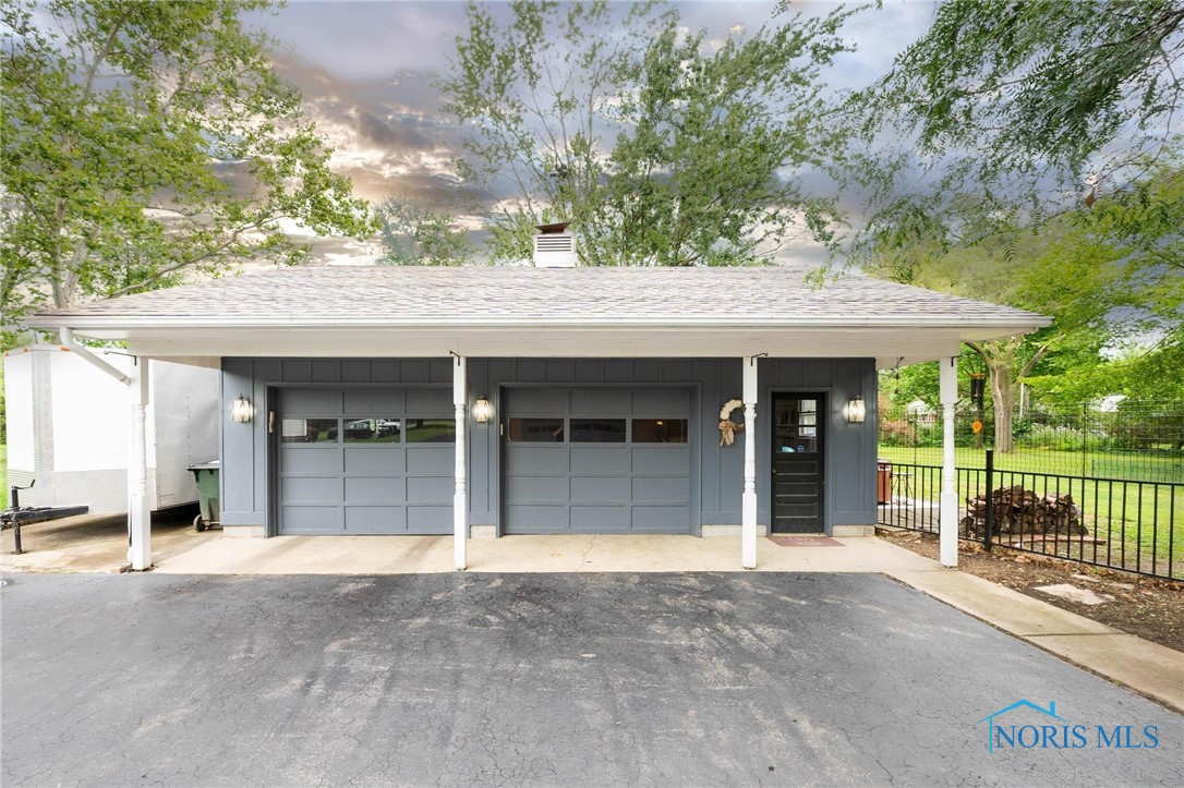 400 Blue Bonnet Drive, Findlay, Ohio image 2