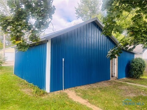 Tiny photo for 23912 E Second Street, Grand Rapids, OH 43522 (MLS # 6136945)
