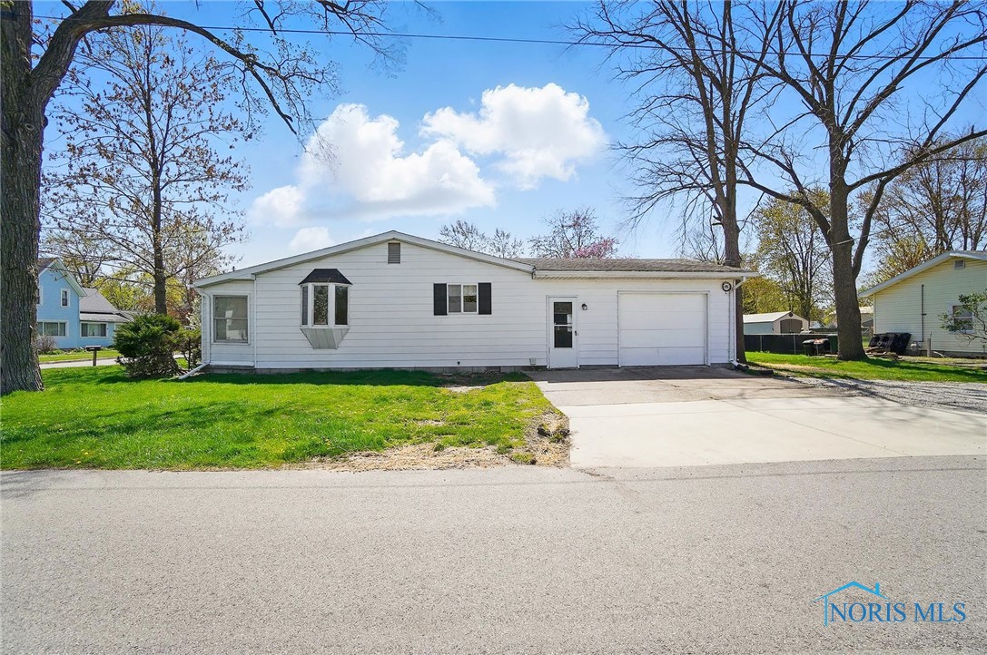13417 Center Street, Weston, Ohio image 24