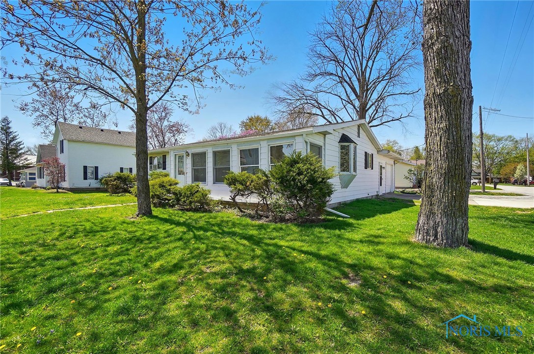 13417 Center Street, Weston, Ohio image 2