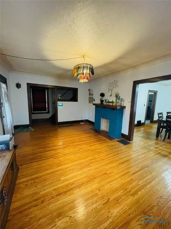 Photo 10 of 36 of 1846 Jermain Drive house