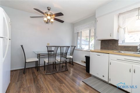 Tiny photo for 5220 302nd Street, Toledo, OH 43611 (MLS # 6136469)