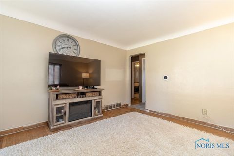 Tiny photo for 5220 302nd Street, Toledo, OH 43611 (MLS # 6136469)