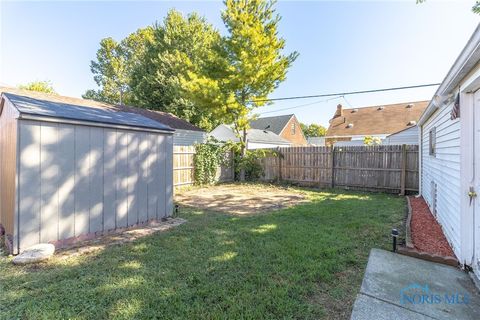 Tiny photo for 5220 302nd Street, Toledo, OH 43611 (MLS # 6136469)