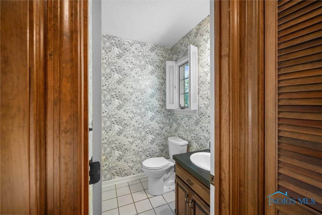 806 Woodstock Court, Findlay, Ohio image 18
