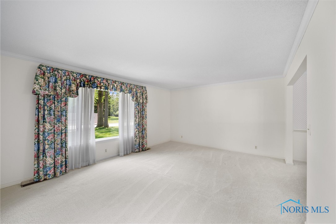 806 Woodstock Court, Findlay, Ohio image 7