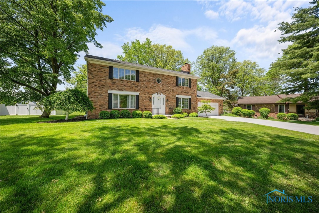 806 Woodstock Court, Findlay, Ohio image 2