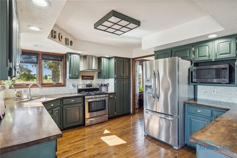 Tiny photo for 3904 Oakfield Drive, Oregon, OH 43616 (MLS # 6136415)
