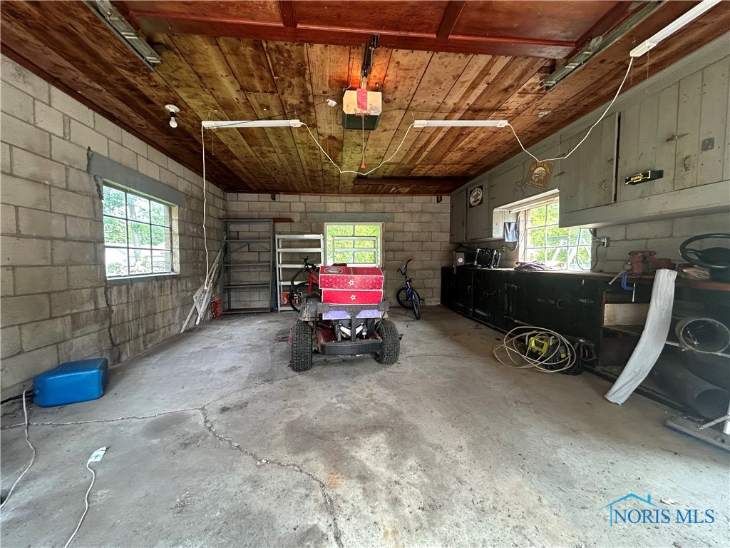 3030 Colby Drive, Toledo, Ohio image 28
