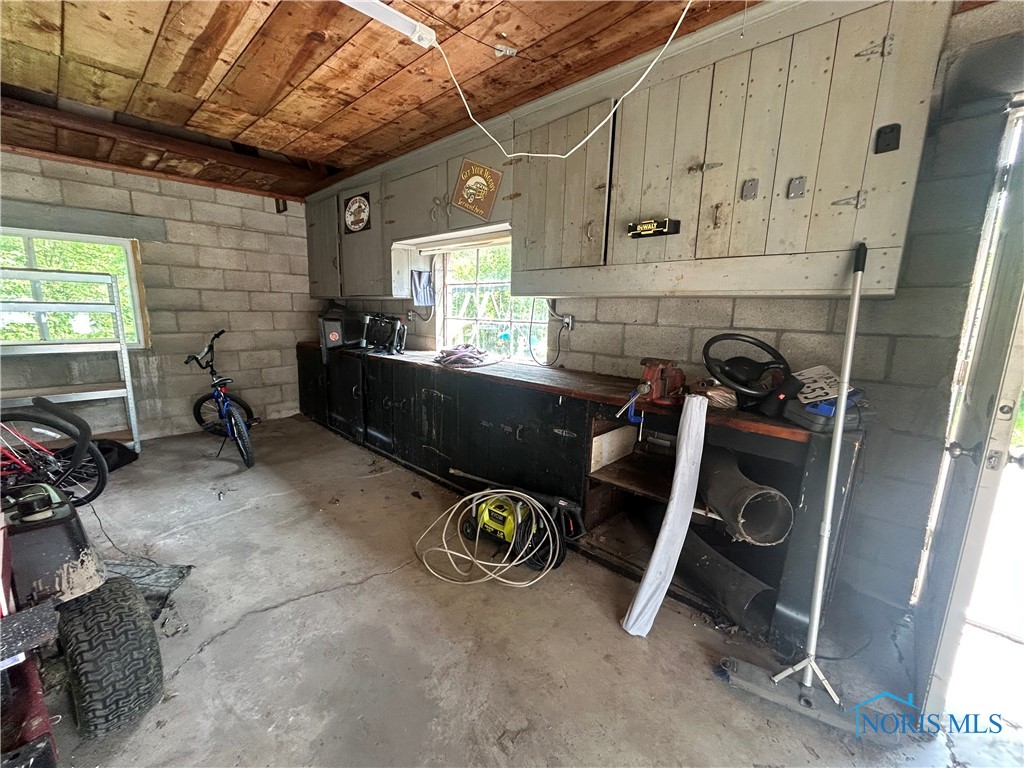 3030 Colby Drive, Toledo, Ohio image 27