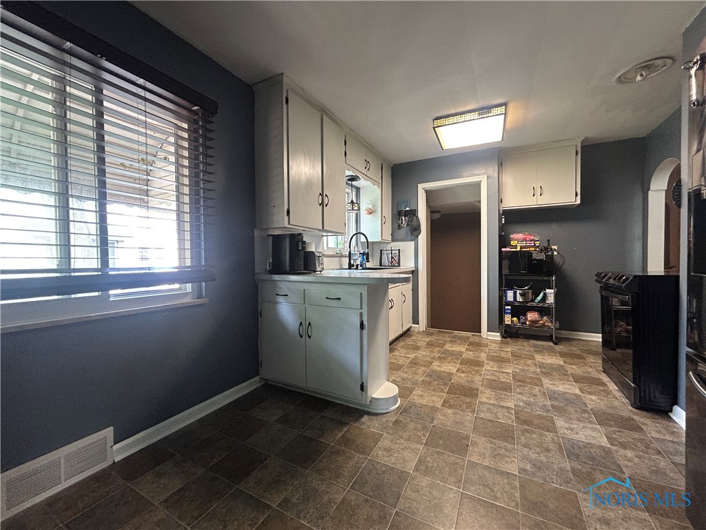 3030 Colby Drive, Toledo, Ohio image 7