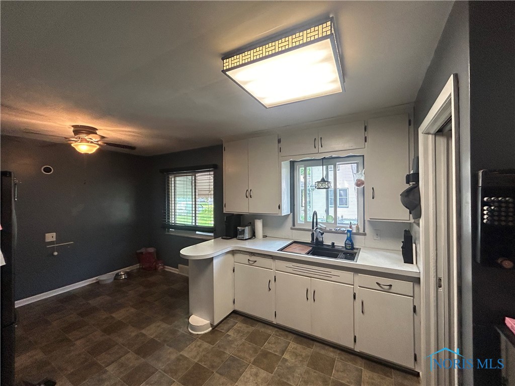3030 Colby Drive, Toledo, Ohio image 8