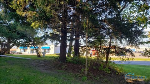 Tiny photo for 460 E Airport Highway, Wauseon, OH 43567 (MLS # 6106117)