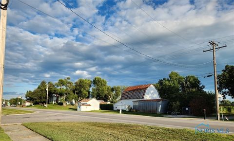 Tiny photo for 460 E Airport Highway, Wauseon, OH 43567 (MLS # 6106117)