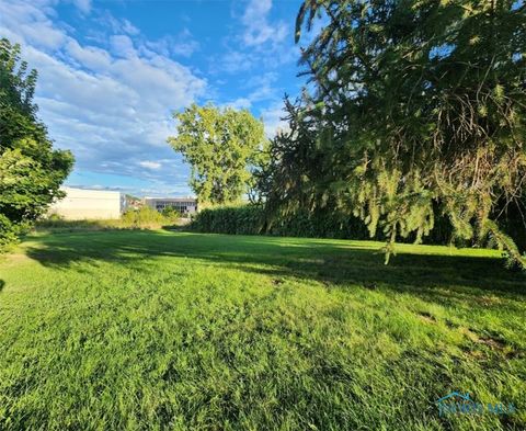 Tiny photo for 460 E Airport Highway, Wauseon, OH 43567 (MLS # 6106117)