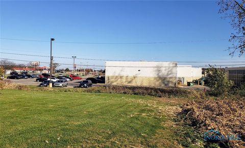 Tiny photo for 460 E Airport Highway, Wauseon, OH 43567 (MLS # 6106117)