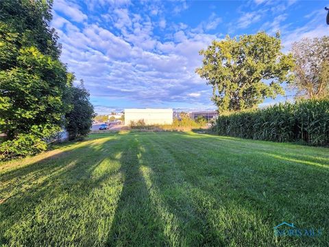 Tiny photo for 460 E Airport Highway, Wauseon, OH 43567 (MLS # 6106117)