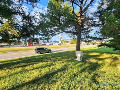 Tiny photo for 460 E Airport Highway, Wauseon, OH 43567 (MLS # 6106117)